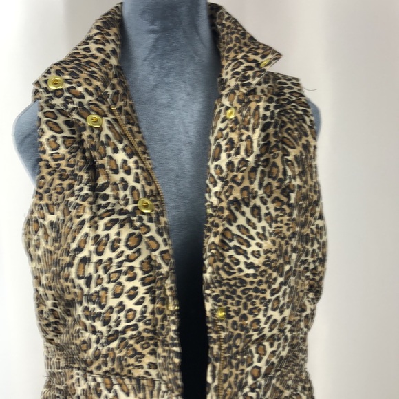 Crown and Ivy Leopard print puffer vest Size PM - Picture 7 of 9